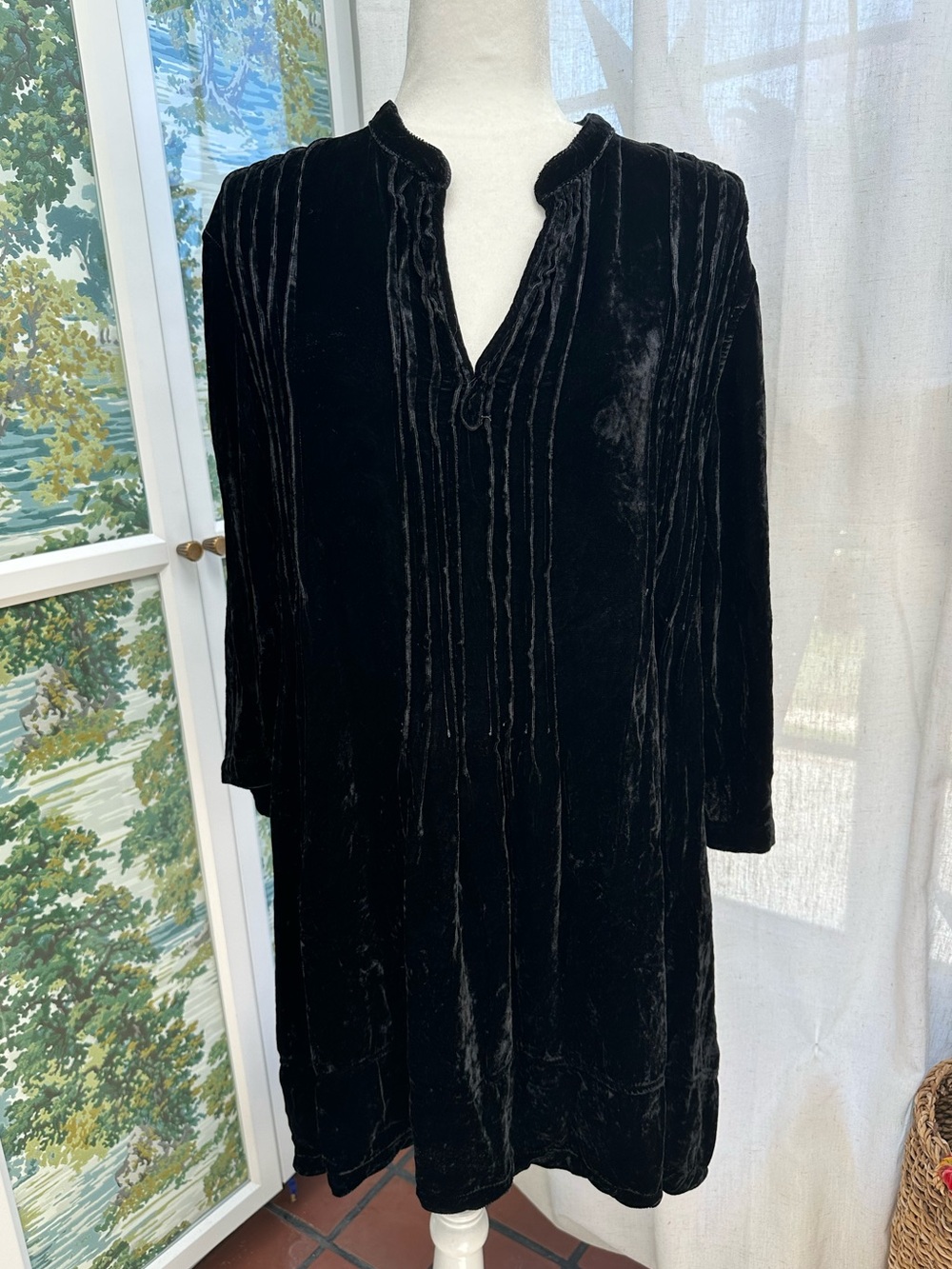 CP Shades Black Velour and Silk Pleated Tunic Size Medium